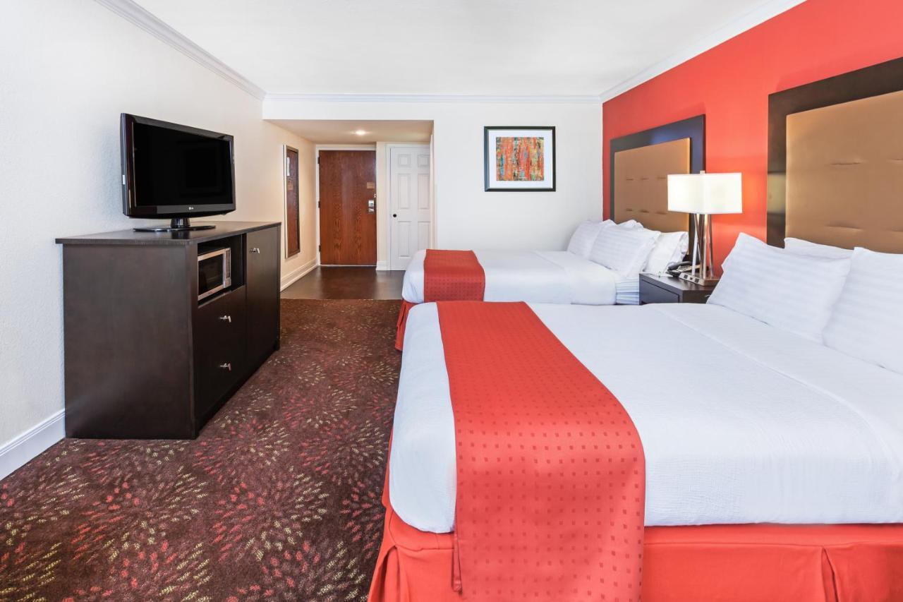 Holiday Inn Tyler - Conference Center By Ihg Екстериор снимка