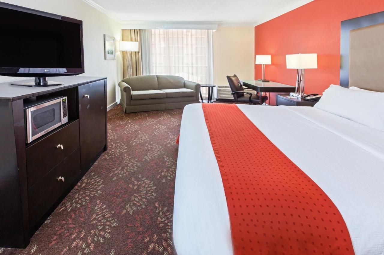 Holiday Inn Tyler - Conference Center By Ihg Екстериор снимка
