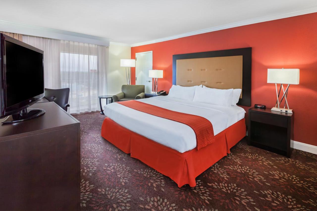 Holiday Inn Tyler - Conference Center By Ihg Екстериор снимка