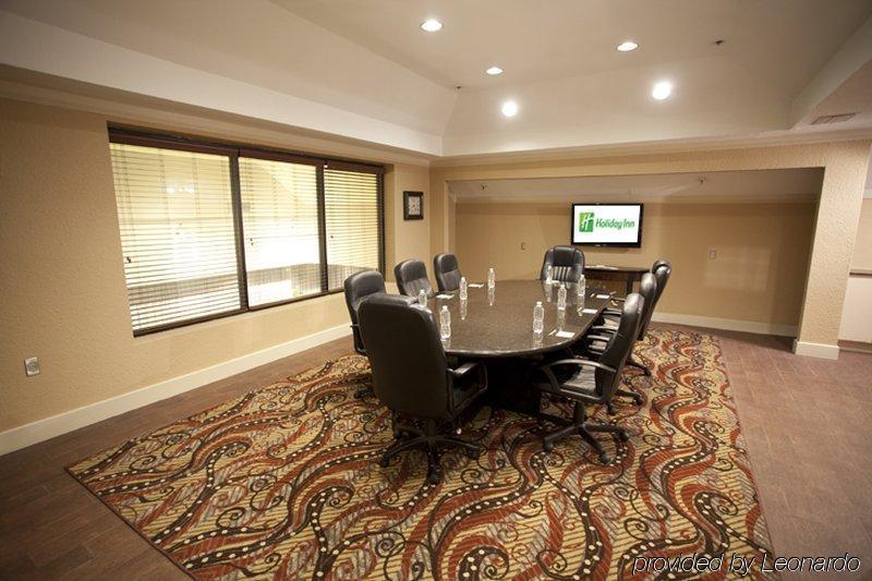 Holiday Inn Tyler - Conference Center By Ihg Съоръжения снимка